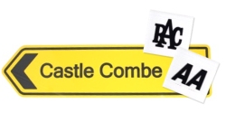 UK トラフィック サインボード　”Castle Combe”